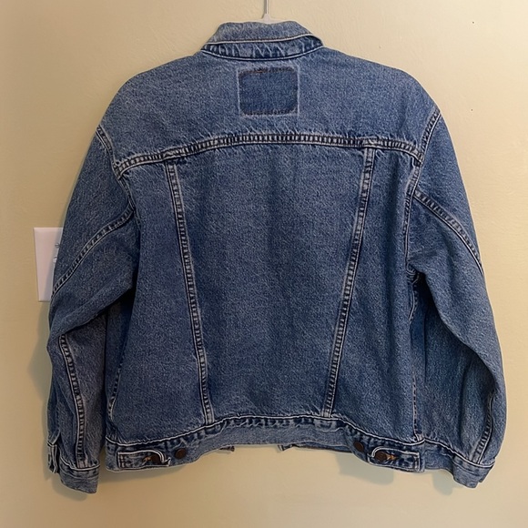 20% OFF BUNDLES! Levi’s Jean Jacket. Blue. Large 16/18 - Picture 2 of 13